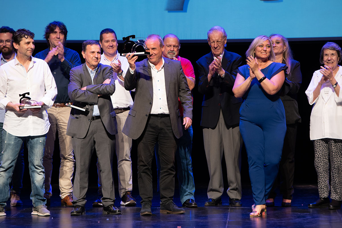 Joan Carles Riba, el president del Cercle, ha recollit el premi a millor entitat | Roger Benet