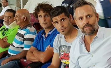Xavi Roca (dreta) i Antonio Hidalgo (al seu costat) amb Imanol Idiákez entre d'altres a Xipre | Facebook