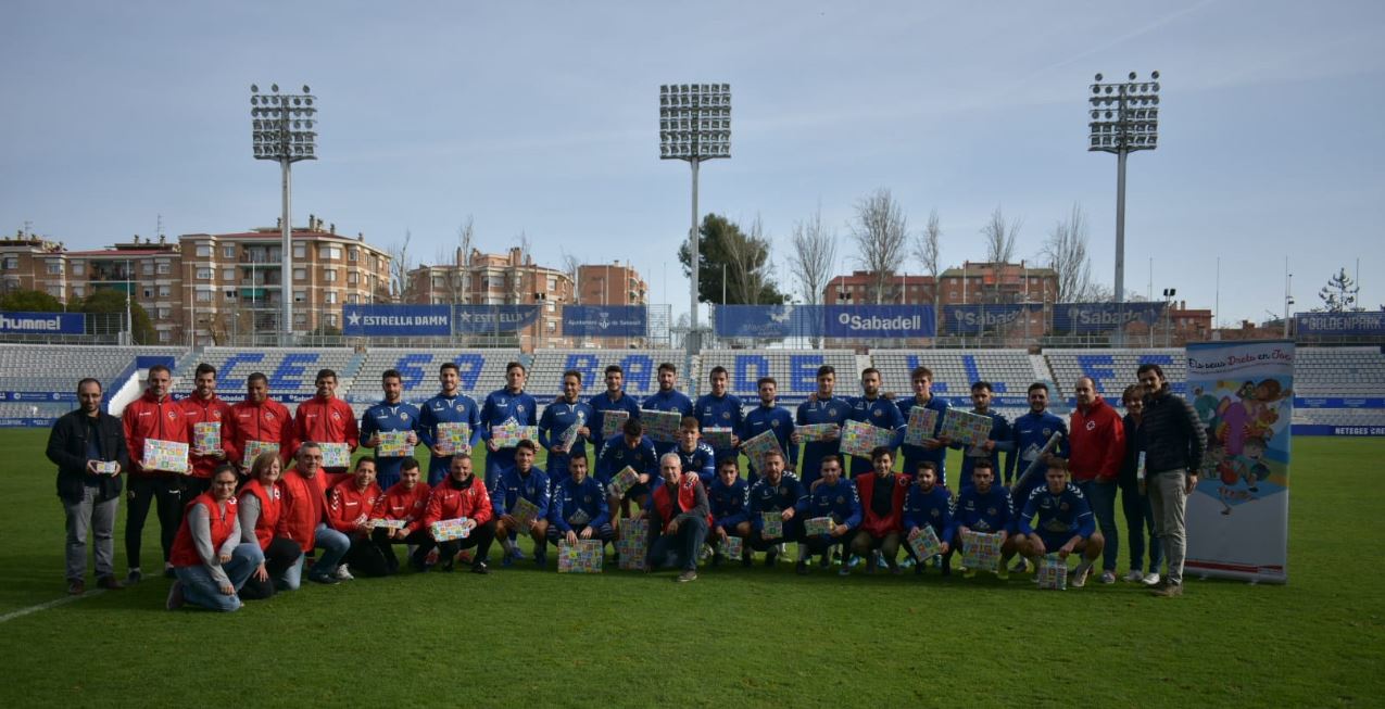 Fotografia del primer equip del Sabadell amb Creu Roja | Críspulo Díaz