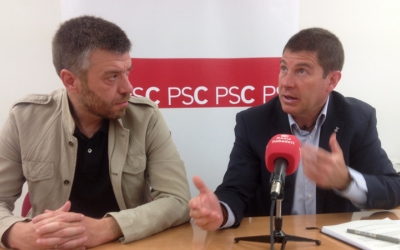 Cristian Sánchez i Josep Ayuso a la seu del grup municipal del PSC. Ràdio Sabadell