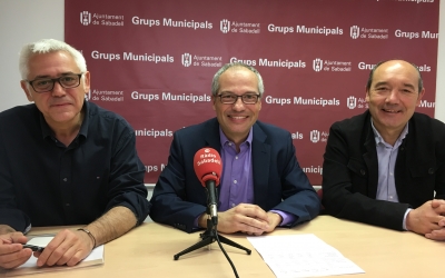 Els regidors Toni Font, Carles Rossinyol i Josep Beltran en roda de premsa | Mireia Sans