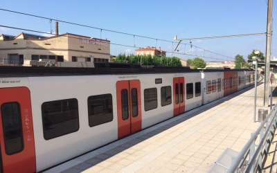 Un dels combois antics de Ferrocarrils a la línia del Vallès | Xavi Miralles