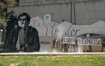 El mural a Xavier Vinader tacat per la pintura | @jor_berbis