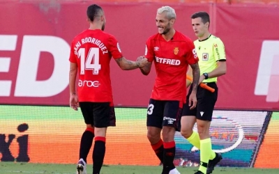 Stoichkov felicita Dani Rodríguez en el gol del Mallorca al Sabadell fa una setmana | RCDM