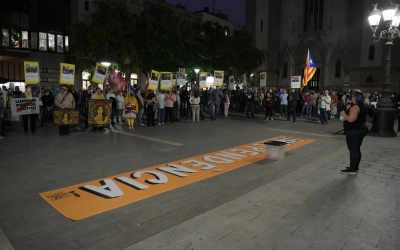 Concentració a la plaça Sant Roc en commemoració de l'1 d'octubre | Roger Benet