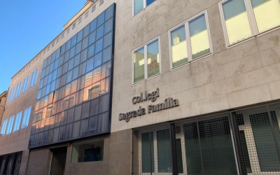 Façana de l'escola Sagrada Família al carrer Sant Josep, al Centre | Roger Benet