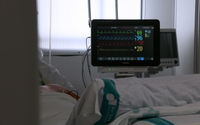 Imatge del monitor de constants vitals d'un pacient ingressat al Frontal Gran Via | Cedida