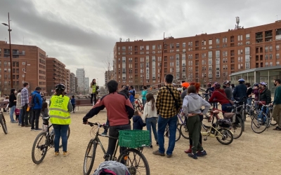 Els ciclisres abans de sortir de la plaça d'Espanya | Dani Marinova