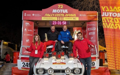Sergi Giralt i Jordí Martí amb el trofeu de tercers classificats del Rally Costa Brava | Sergi Giralt