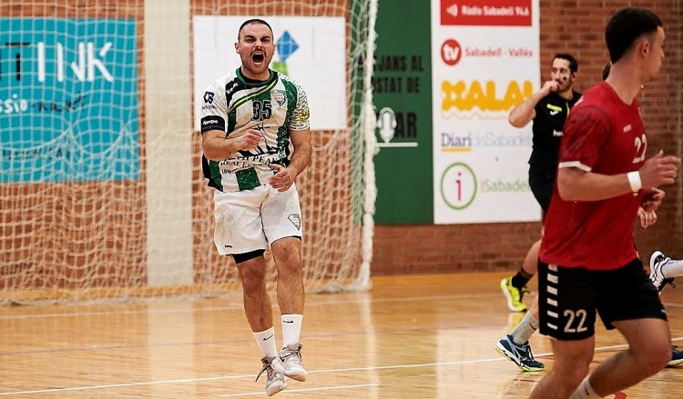 Quim Vaíllo celebrant un gol davant el Terrassa | Èric Altimis (OAR)