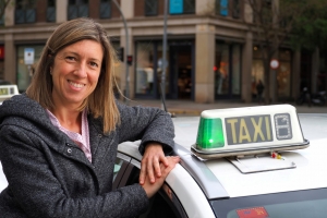 Raquel Gonzalo, taxista en femení: "En el món del taxi cal reinventar-se"