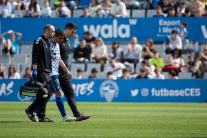 Carles Salvador es retira lesionat | Roger Benet