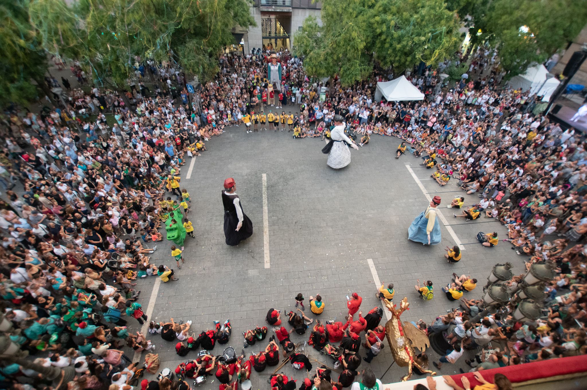 Sabadell recupera la seva multitudinària cercavila, aparador de la