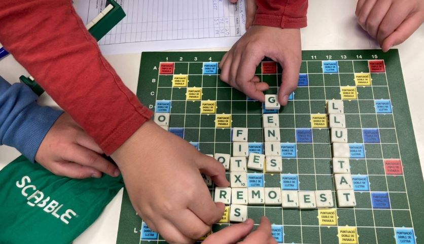 Scrabble Escolar: El Joc Per Fomentar L'ús De La Llengua Entre Els ...