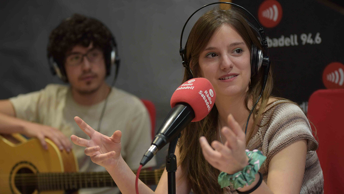 Magalí Saré a l'estudi de Ràdio Sabadell | Roger Benet