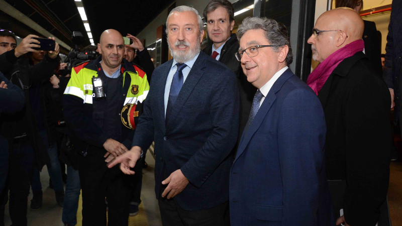 El delegat del govern, Enric Millo, i el secretari d'Infraestructures, Julio Gómez Pomar, han visitat l'estació. Foto: Roger Benet