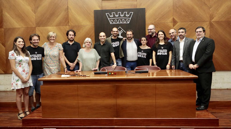 Foto de família dels regidors del govern amb el nou alcalde
