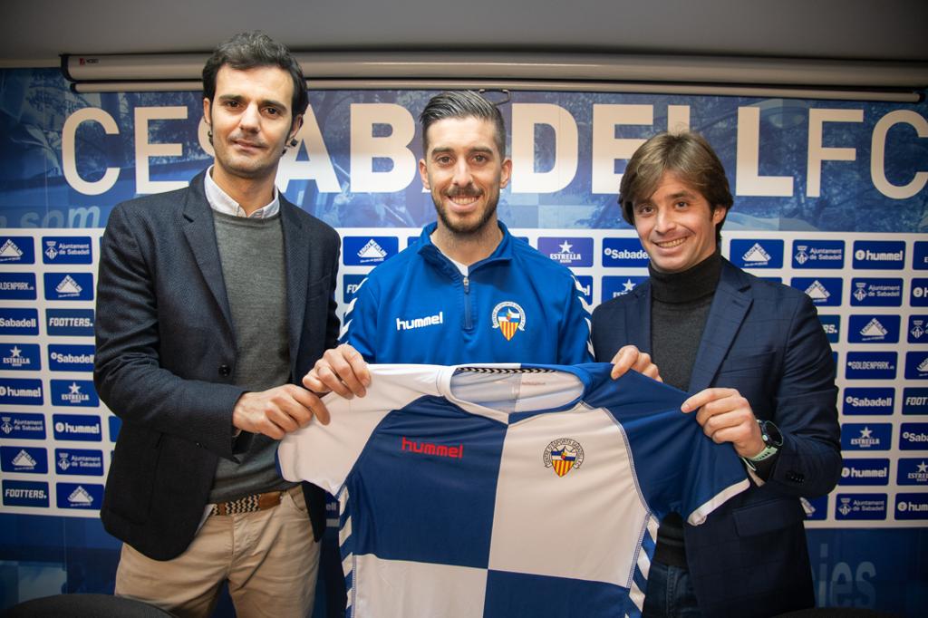Bruno Batlle, director general; Heber Pena, el nou fitxatge del Sabadell; i Jose Manzanera, director esportiu