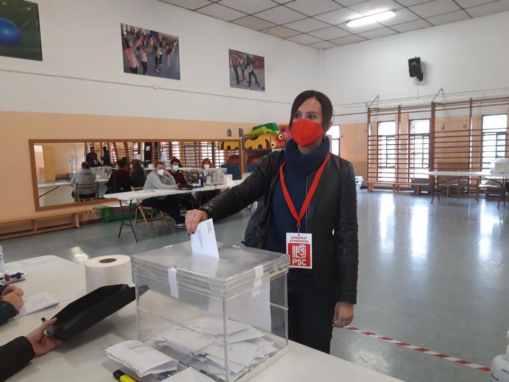 Marta Farrés ha votat a l'Escola Pau Casals