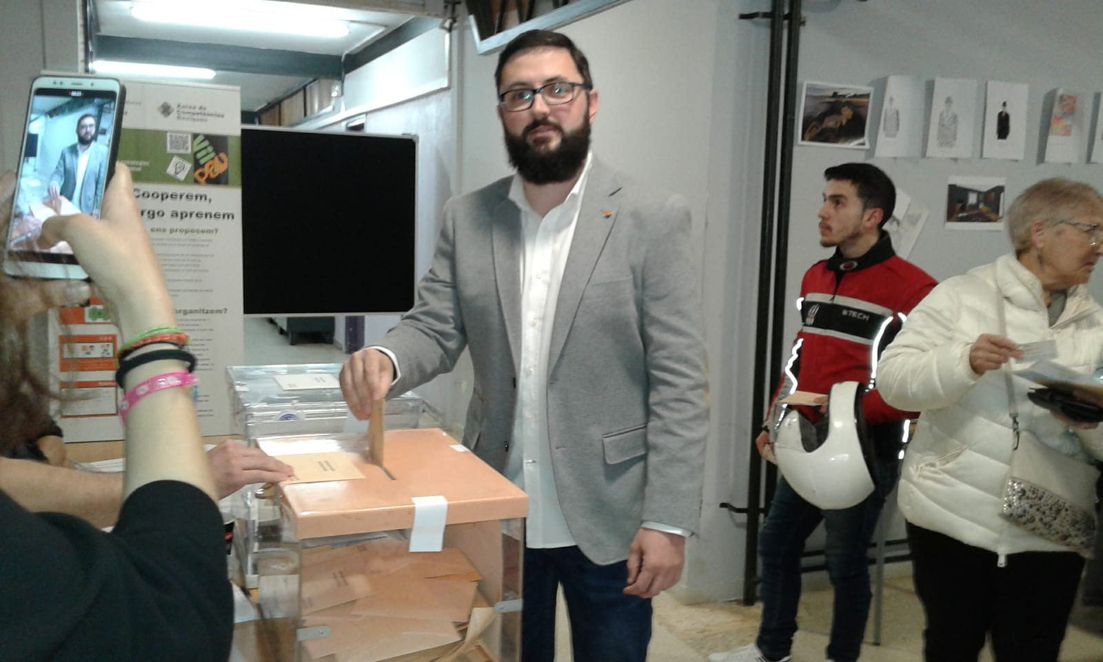 Ramon García votant al Pau Casals | Marc Serrano