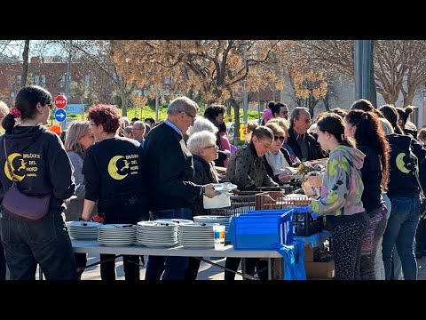 Les Bruixes del Nord celebren una calçotada amb 4.500 calçots