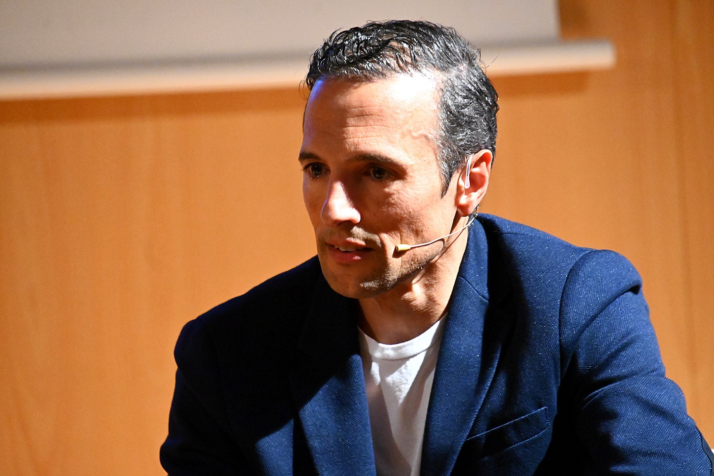 Pau Morilla-Giner presenta el llibre 'Honor i fang'