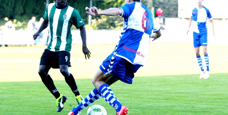 Víctor en una acció del 2-1 de la primera volta | Lluís Serrat (L'Esportiu)