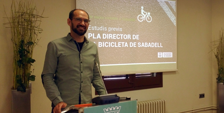 Maties Serracant, presentant els estudis previs al Pla Director de la Bicicleta