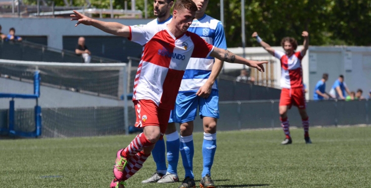 Max Marcet celebrant diumenge el seu gol al Prat | Roger Benet (CES)