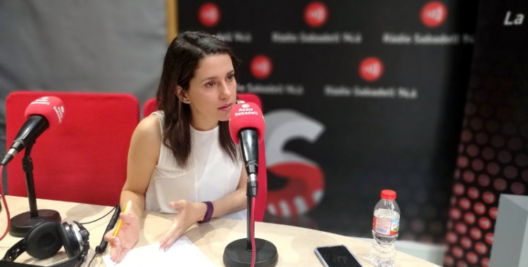 Inés Arrimadas durant l'entrevista a Ràdio Sabadell