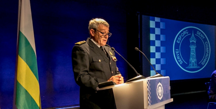 L'intendent major, Joan Antoni Quesada, a l'acte de reconeixement d'ahir al Centre Cívic de Sant Oleguer | Juanma Peláez