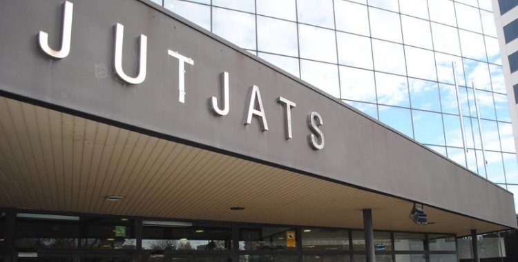 Exterior dels jutjats de Sabadell