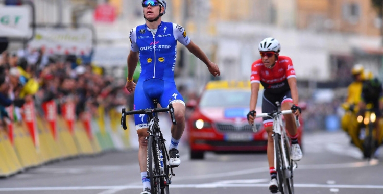 David de la Cruz derrotant a Contador a la Paris - Niça
