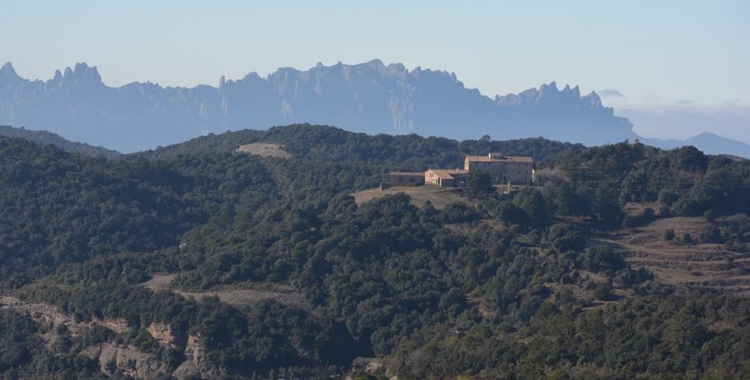 La Mata, Oficina del parc, des del Montcau | Diba