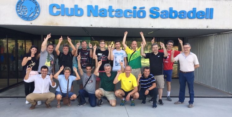 Representants del TT Sabadell celebrant l'acord amb el CN Sabadell