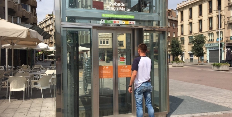L'únic ascensor de Sabadell Plaça Major 