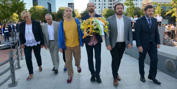 Els portaveus de Guanyem, CiU, Crida per Sabadell, Unitat pel Canvi, l'alcalde Serracant, ERC i PSC aquest matí. Foto: Roger Benet