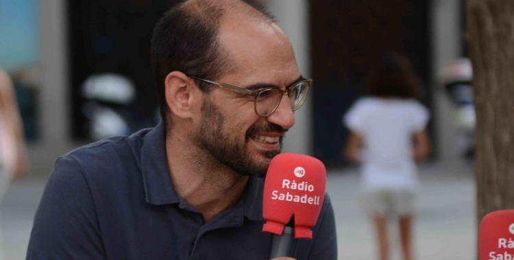 Maties Serracant fent una valoració de la Festa Major a Ràdio Sabadell | Roger Benet