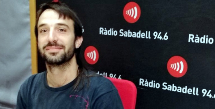 Marc Montlló, als estudis de Ràdio Sabadell/ Raquel Garcia