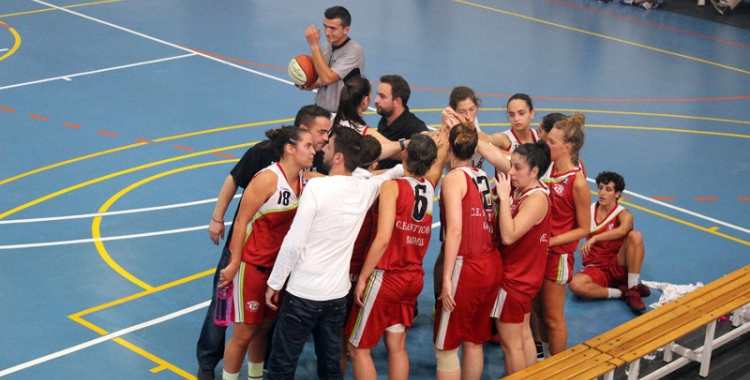 El Sant Nicolau femení espera sumar la primera victòria a Terrassa