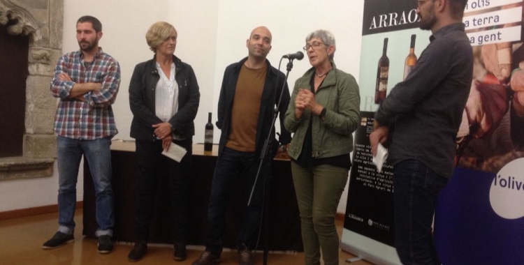 Martínez, Berlanga i Serracant amb els responsables de l'Olivera. Foto: Ràdio Sabadell.