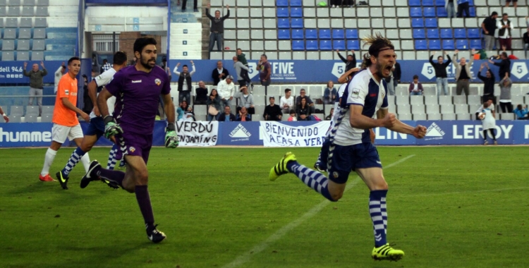 Migue García celebrant el 2-2 definitiu al costat de Roberto | Sandra Dihor