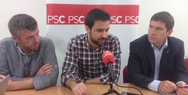 Cristian Sánchez, regidor, Pol Gibert i Josep Ayuso, regidro i portaveu del PSC. Foto: Ràdio Sabadell 
