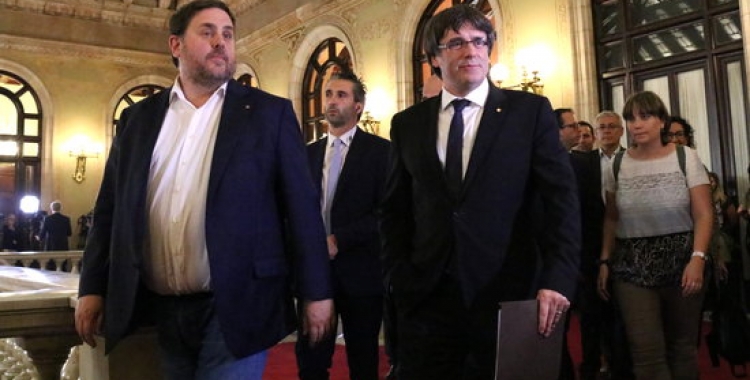 Puigdemont i Junqueras entrant a l'hemicicle | ACN