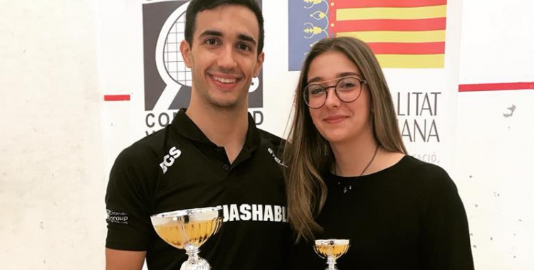 Iker Pajares amb el títol de la Copa d'Espanya