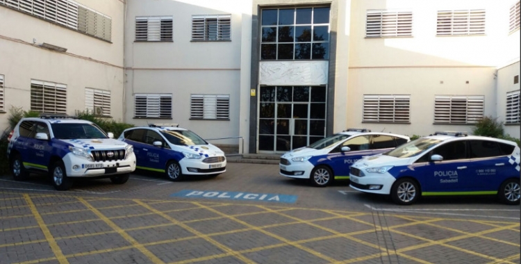 Imatge dels vehicles de la policia que l'Ajuntament va publicar a twitter/ Ajuntament de Sabadell