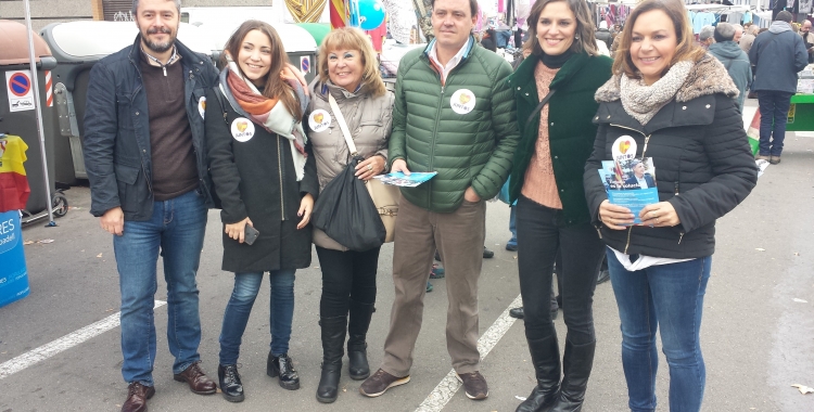 L'equip del PP al Mercat de Campoamor