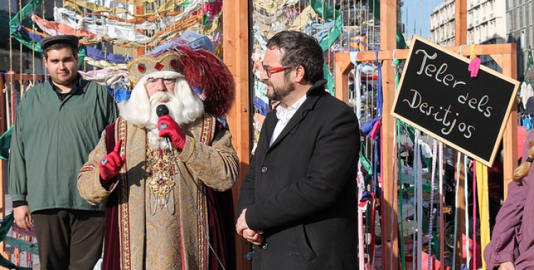 L'ambaixador reial amb l'exalcalde Juli Fernàndez el gener de 2017. | Foto: Juanma Peláez