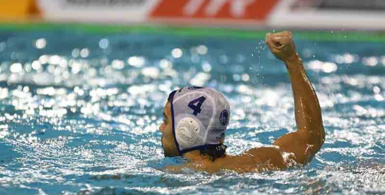 Vicente Matoso celebrant un gol contra l'Alphen 