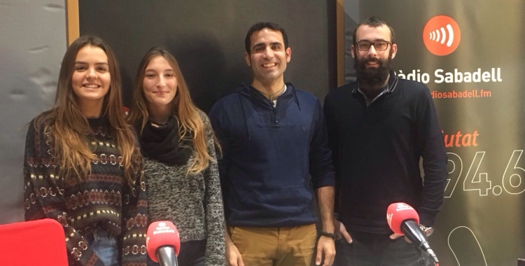 Alumnes, tutors de La Salut i el tècnic d'AVAN. | Foto: Ràdio Sabadell